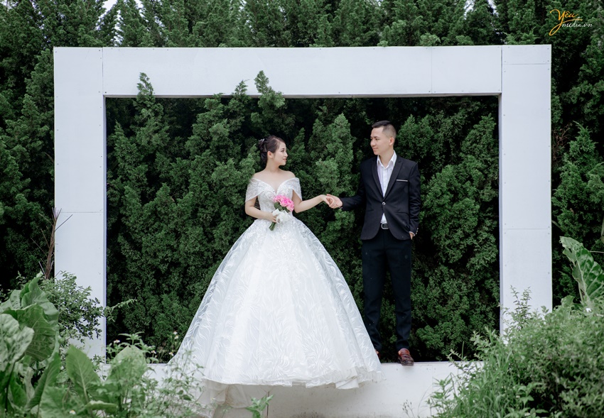 Bộ ảnh cưới chụp tại phim trường Santorini của cặp đôi Quốc Trị - Ngọc Vi