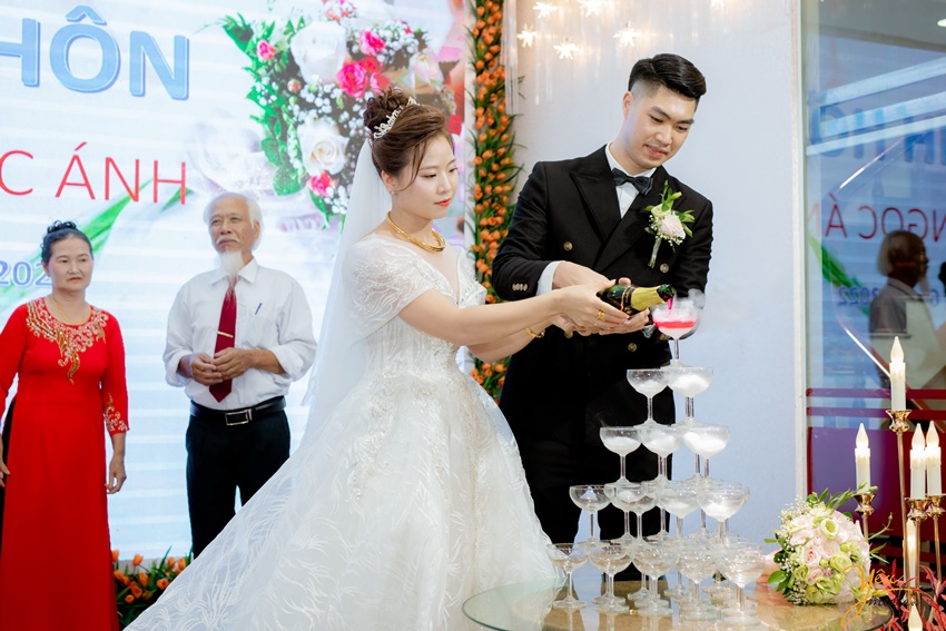 Ảnh chụp ngày đám cưới đôi Thái Hải - Ngọc Ánh