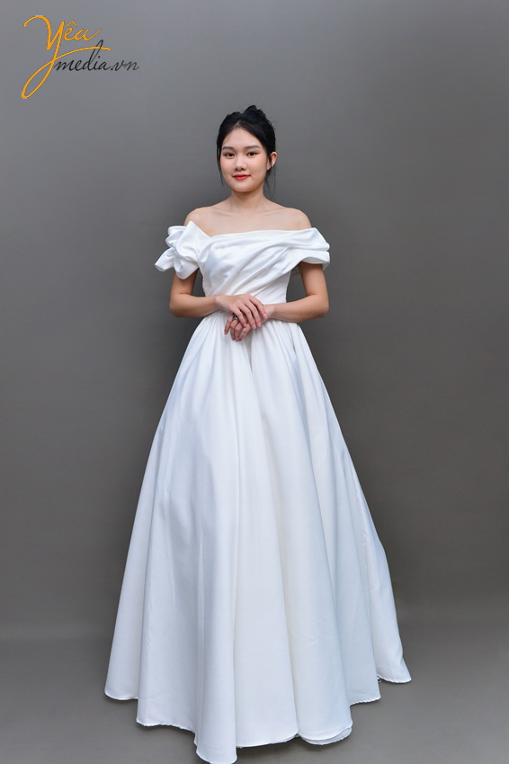 Váy cưới trơn bồng Teri