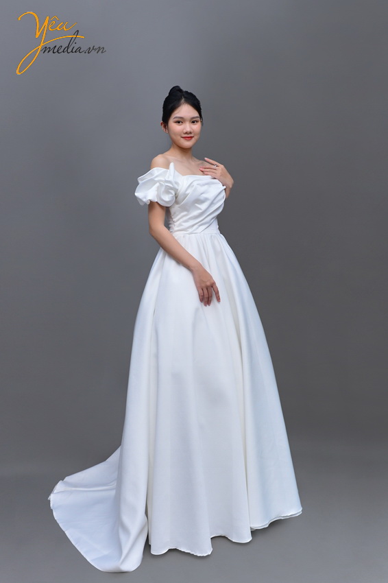 Váy cưới trơn bồng Teri