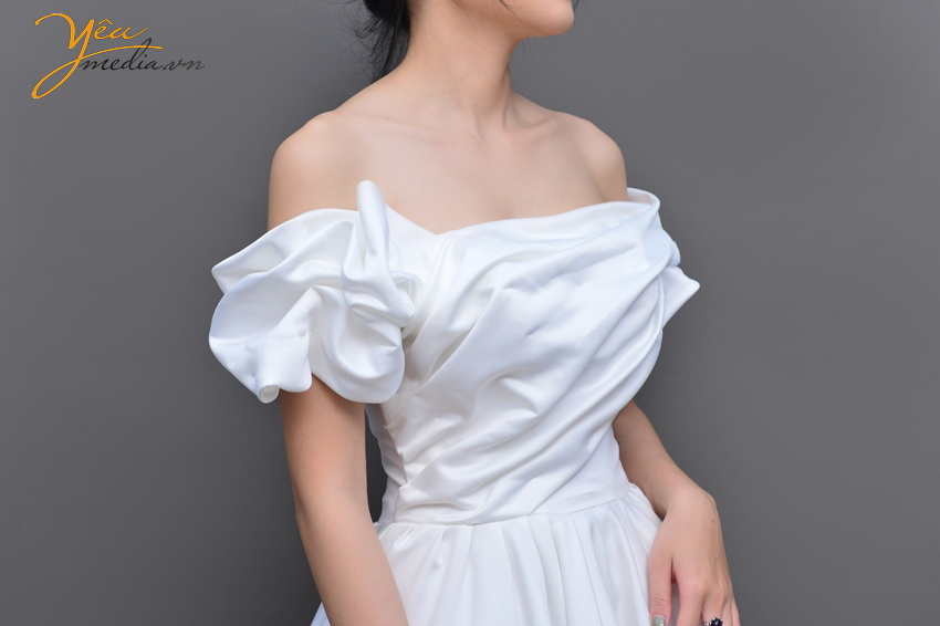 Váy cưới trơn bồng Teri