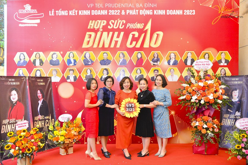 ảnh chụp sự kiện lễ tổng kết kinh doanh 2022 & phát động kinh doanh 2023 của công ty