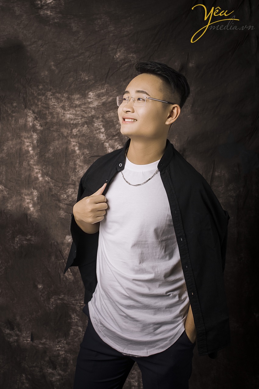 ảnh chup cho bài hát NƠI ĐÓ ANH CHỜ EM Đoàn Gia Tuấn x Đình Dương