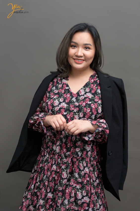 Bộ ảnh chụp chân dung nghề nghiệp trong studio của bạn Tú Anh 