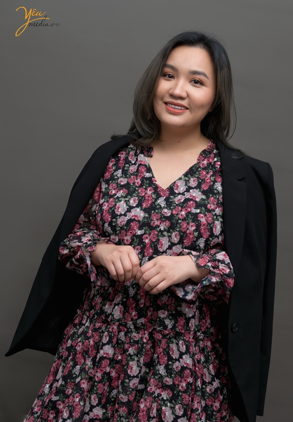 Bộ ảnh chụp chân dung nghề nghiệp trong studio của bạn Tú Anh 