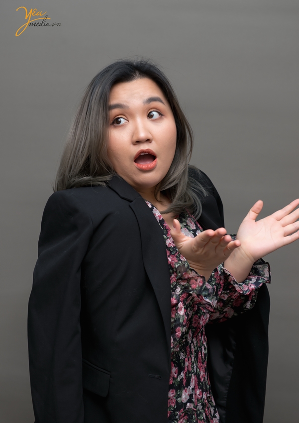 Bộ ảnh chụp chân dung nghề nghiệp trong studio của bạn Tú Anh 