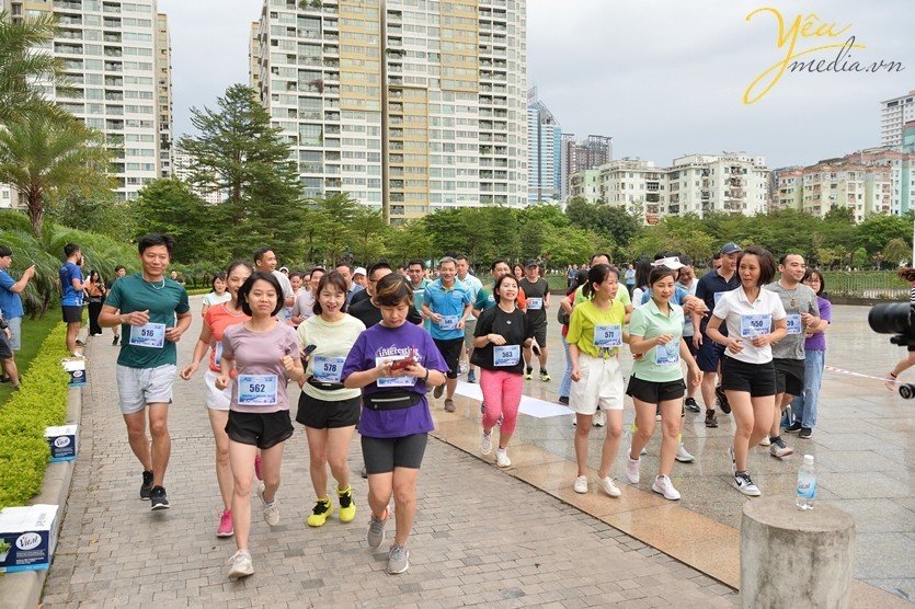 Những khoảnh khắc của hội thi chạy marathon tại hội thể thao cụm số 5 Hà Nội