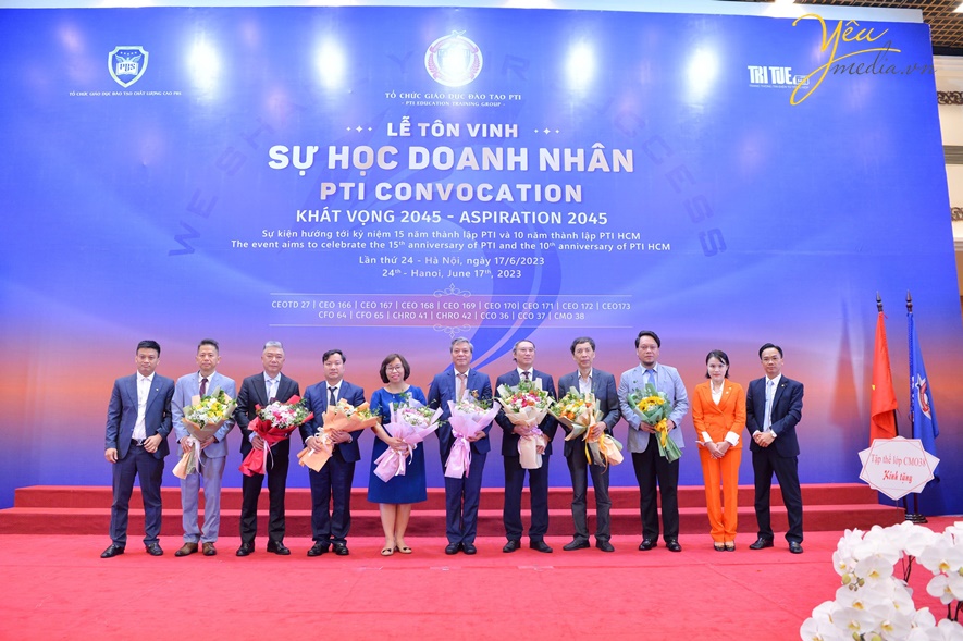 sự kiện tôn vinh sự học doanh nhân PTI convocation 