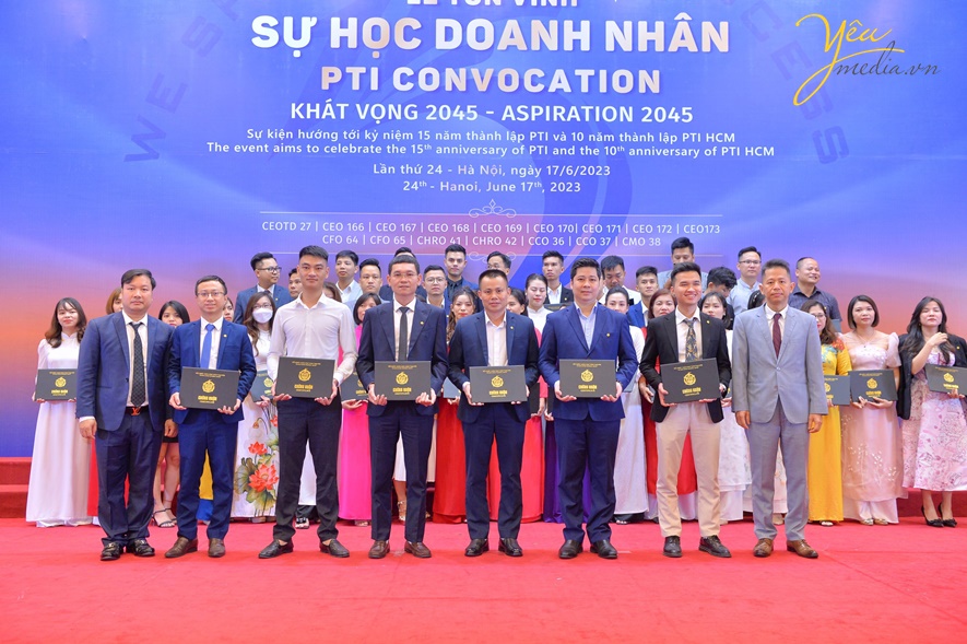 sự kiện tôn vinh sự học doanh nhân PTI convocation 