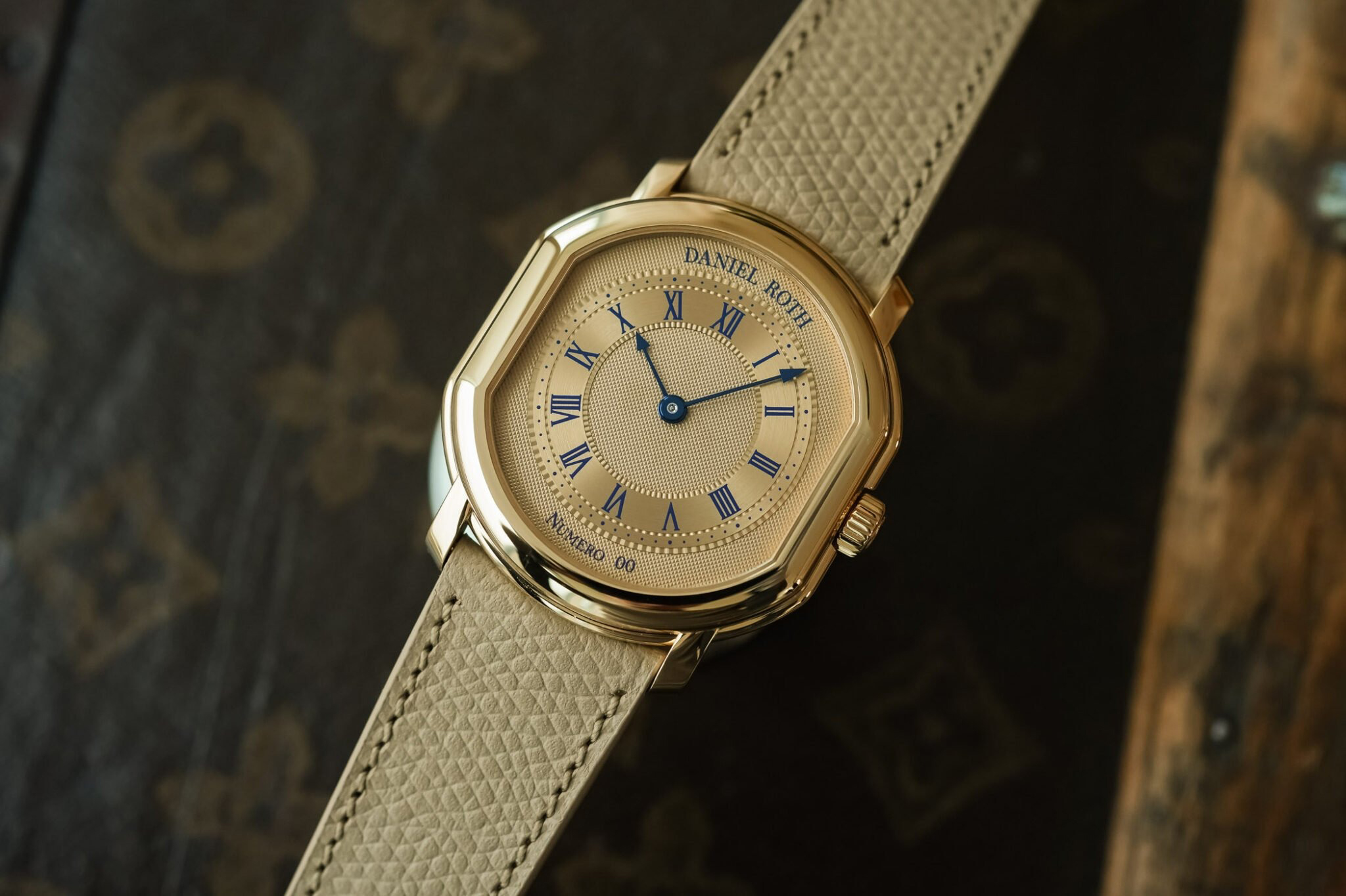 Daniel Roth Extra Plat Souscription – Biểu tượng hồi sinh một thương hiệu danh tiếng