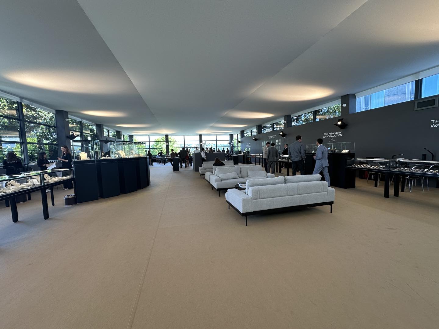 Một Thoáng Mùa Đấu Giá Tại Geneva tháng 5/2024