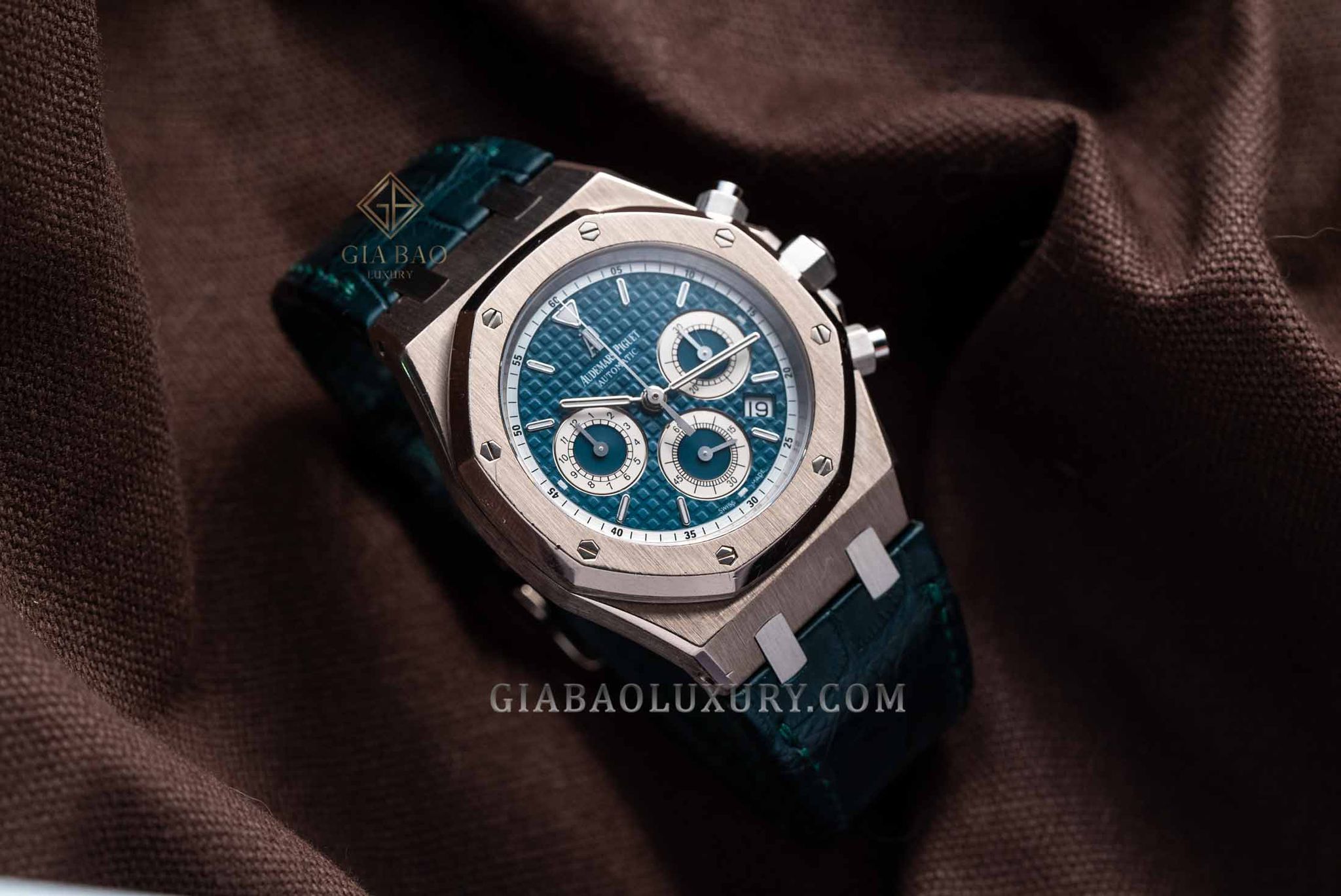 Review đồng hồ Audemars Piguet Royal Oak Chronograph 26022BC bản vàng trắng