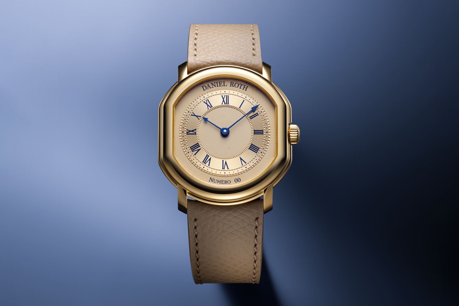 Daniel Roth ra mắt Extra Plat Souscription