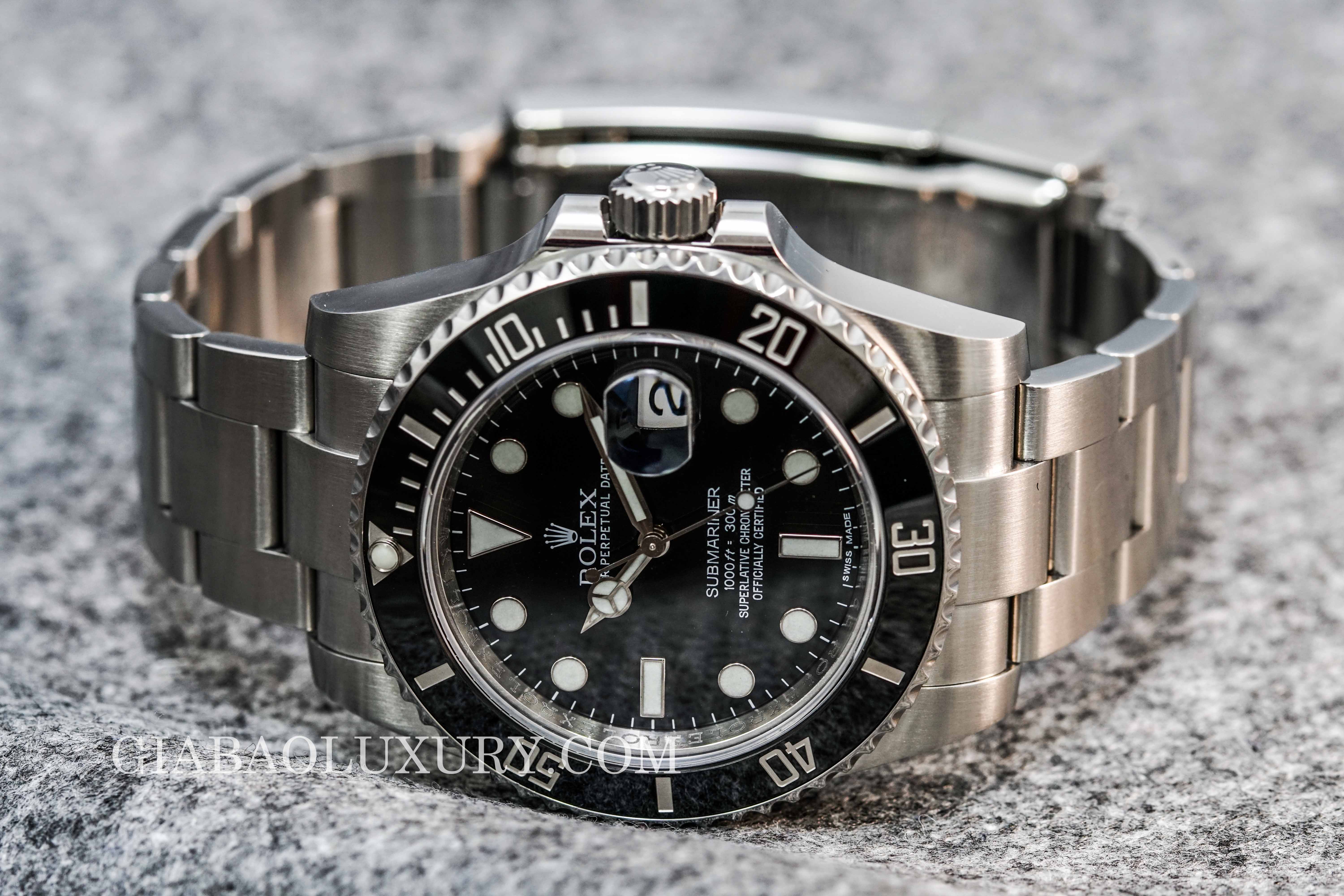 Rolex Submariner và Submariner Date