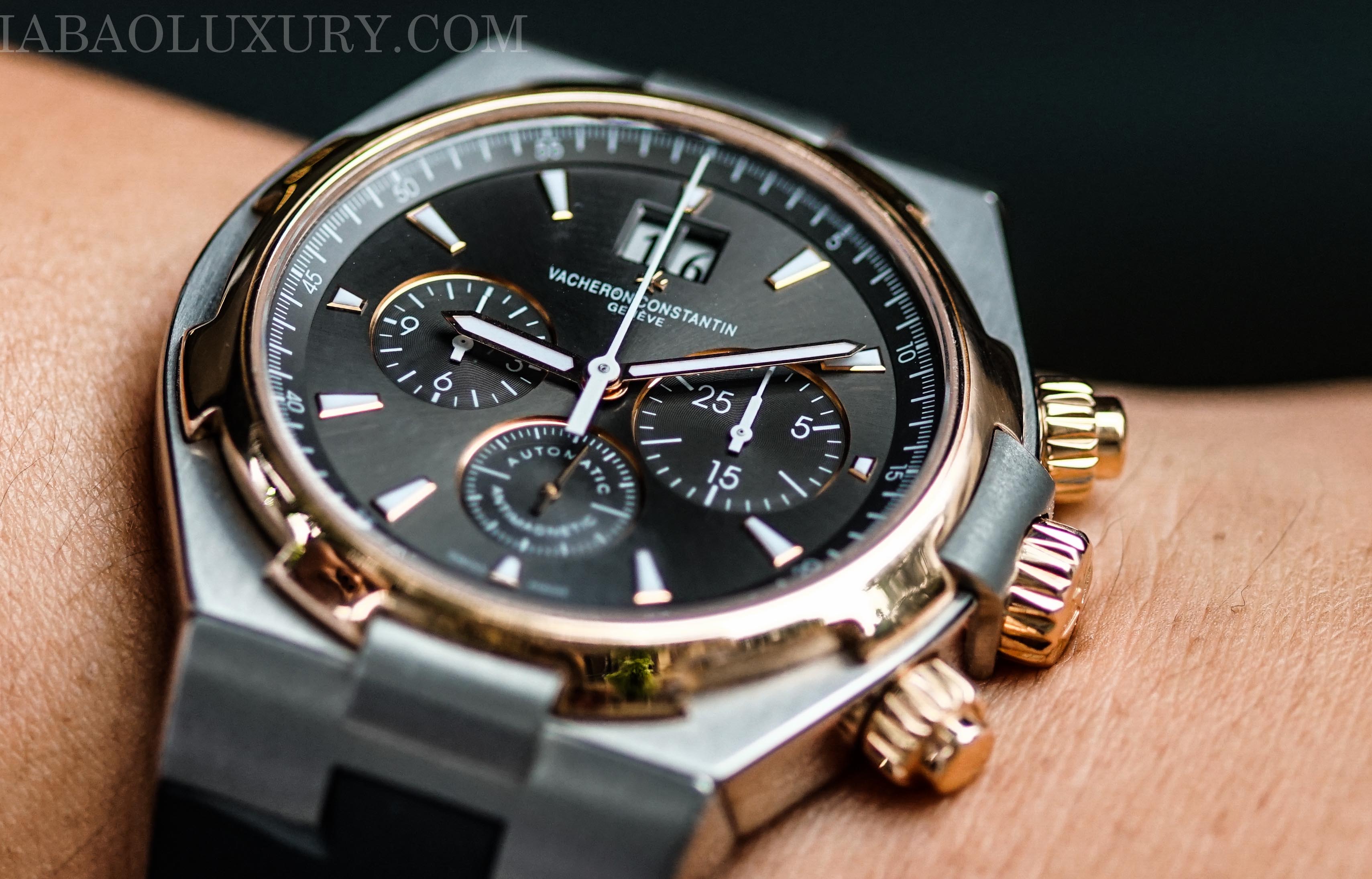 Review đồng hồ Vacheron Constantin Overseas Chronograph phiên bản thép kết hợp vàng hồng