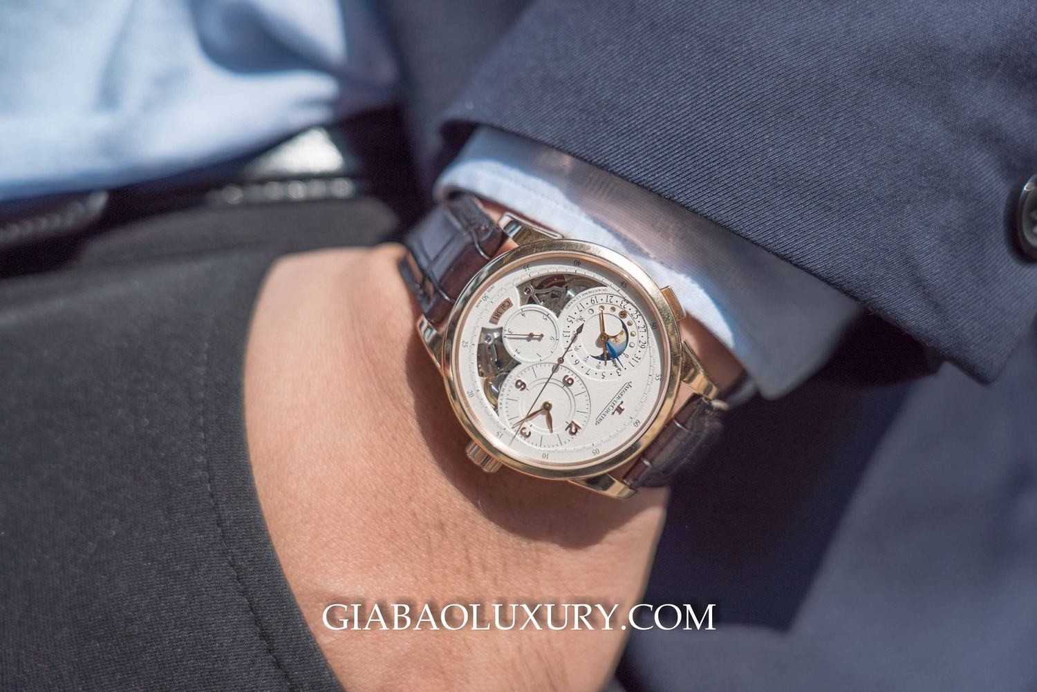 5 Cơ chế vô dụng trên đồng hồ nhưng vẫn đáng tán dương