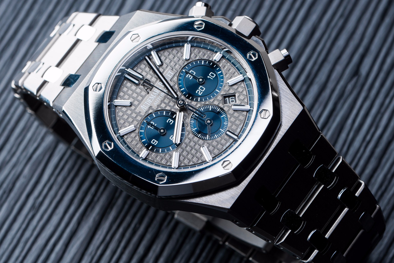 Góc Chuyên Sâu: Cùng bàn luận về Audemars Piguet Royal Oak Chronograph Phần I