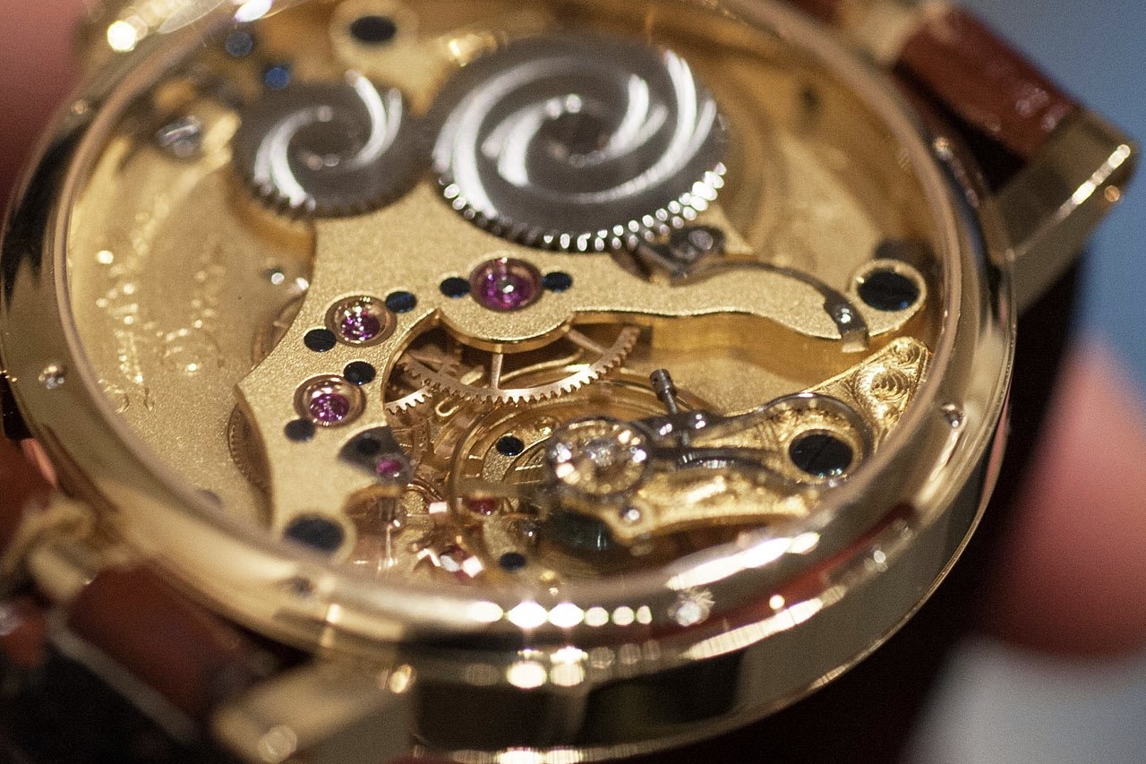 Từng chiếc vít trong bộ máy đồng hồ Lang & Heyne có giá 100 Euro?