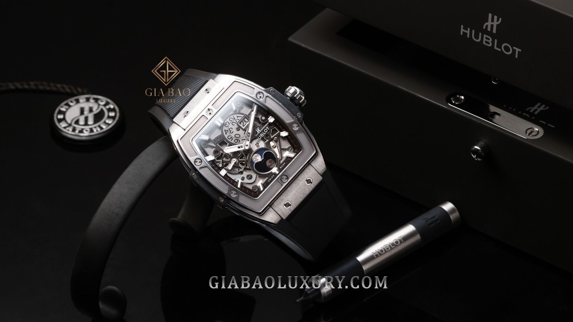 Review đồng hồ Hublot Spirit Of Big Bang Moonphase 42mm 647.NX.1137.RX