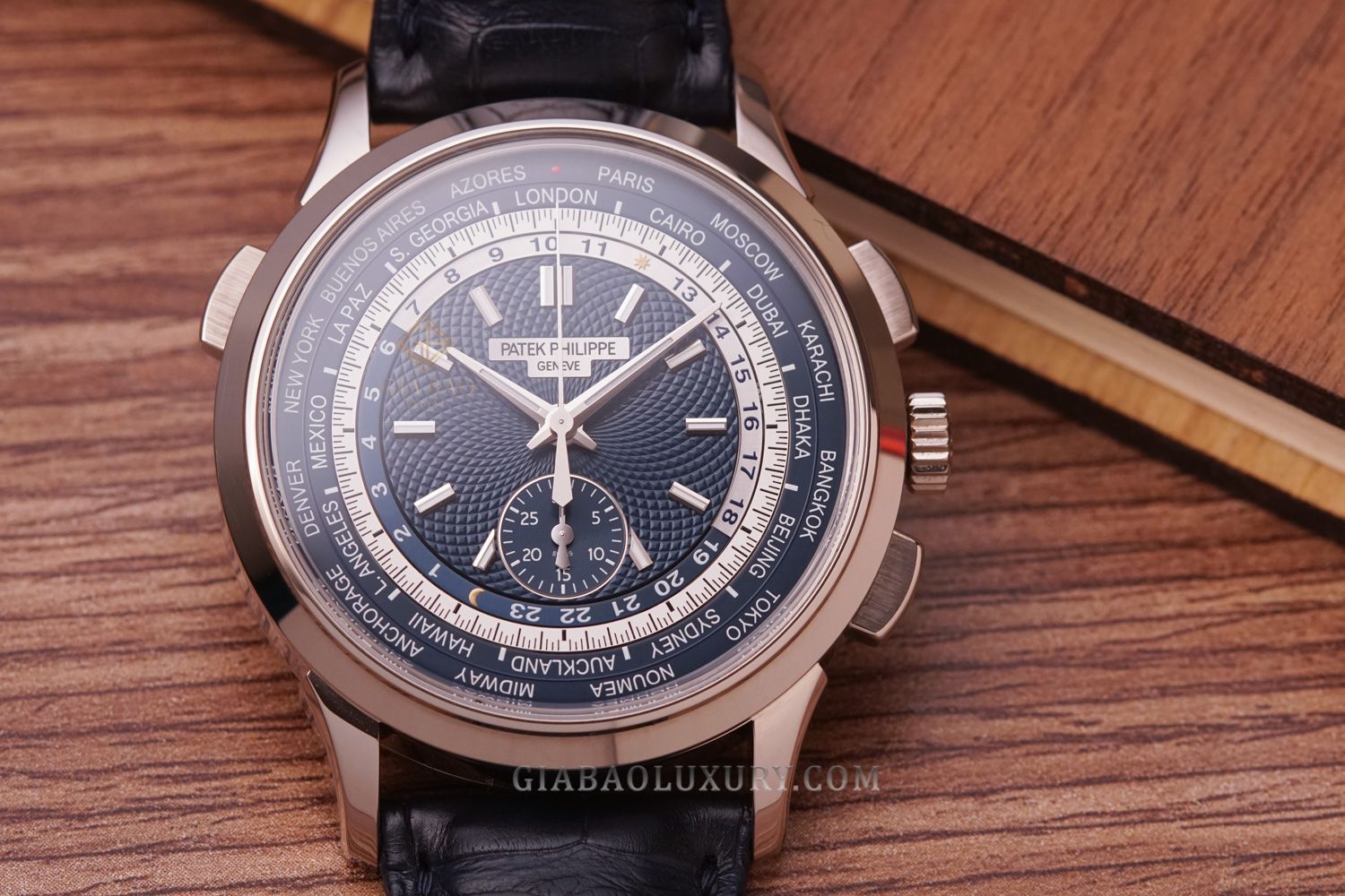 Review đồng hồ Patek Philippe Complications 5930G