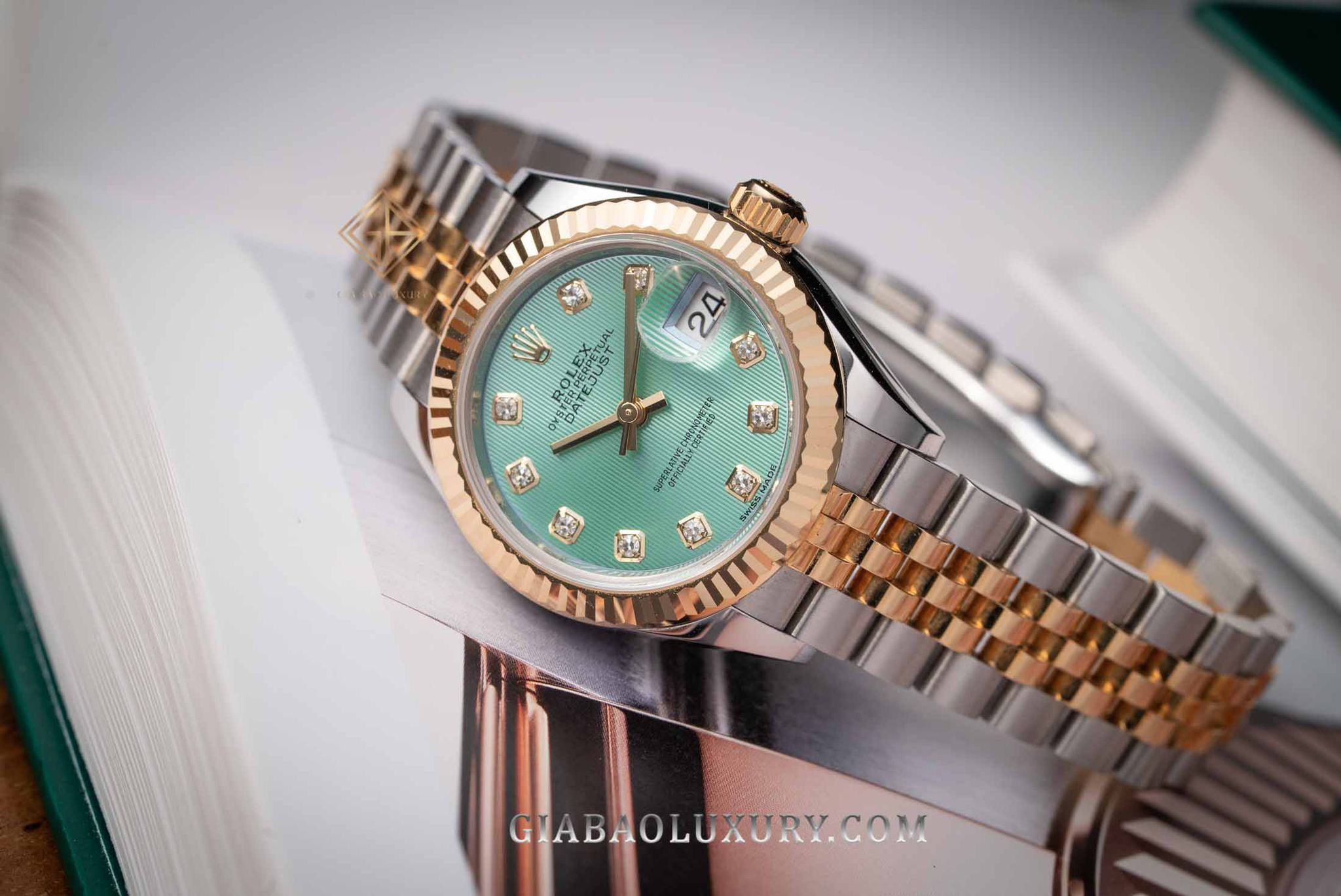 Rolex và biểu tượng vương miện 5 đỉnh - Câu chuyện thực hay chỉ là lời đồn hư cấu