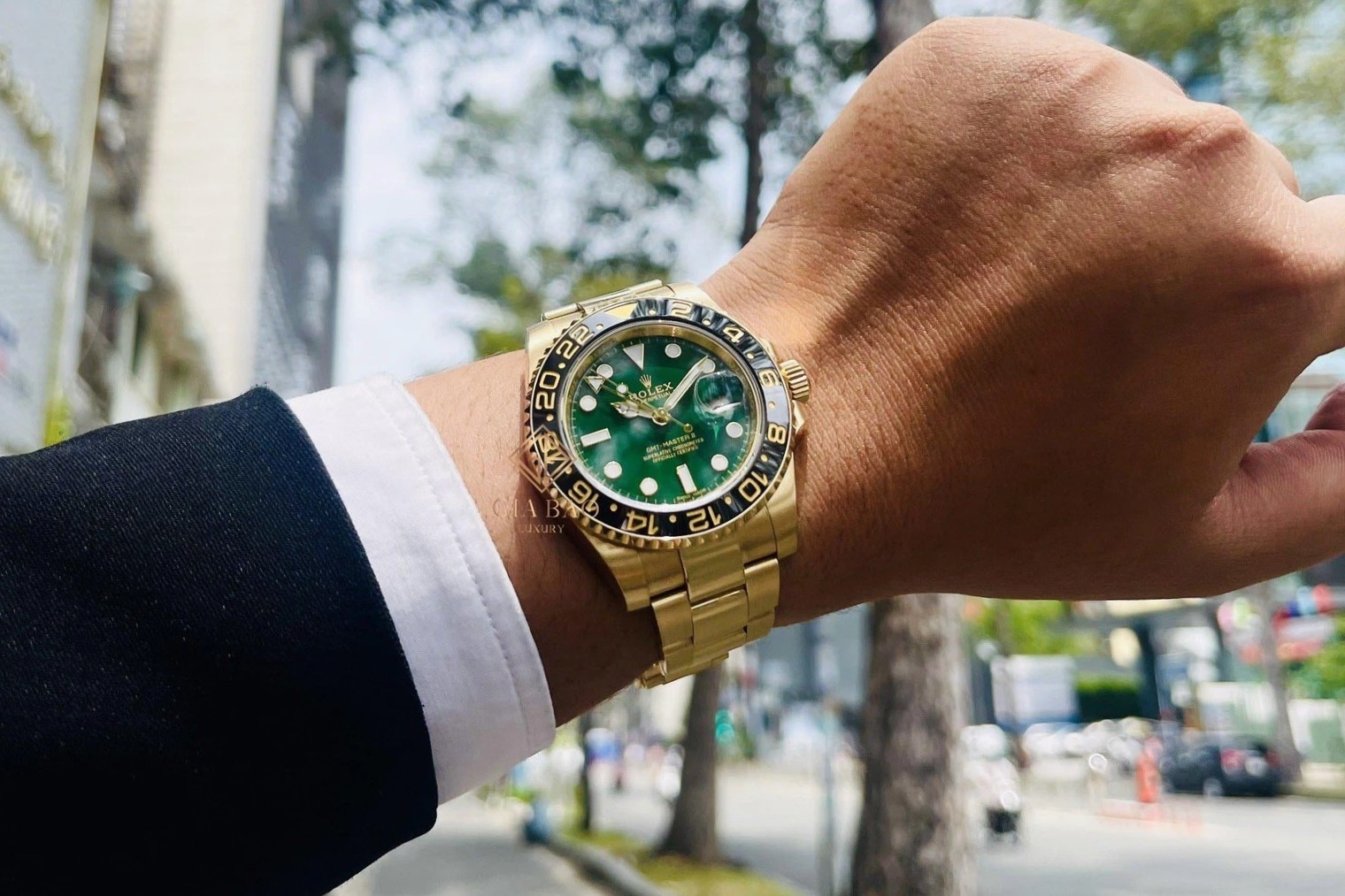 Rạng ngời dưới nắng hè với 4 mẫu đồng hồ Rolex vàng khối hot nhất