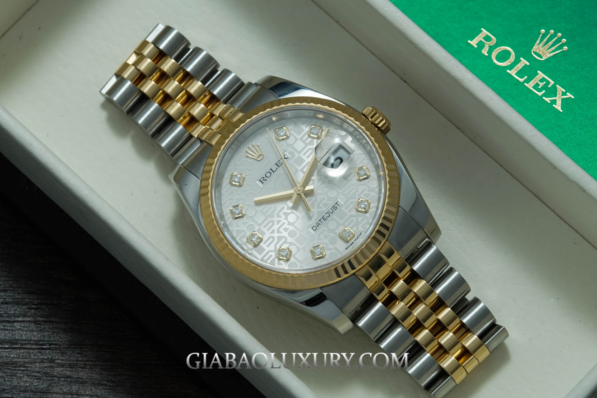 Đồng Hồ Rolex Datejust 36 116233 Mặt Số Vi Tính Trắng