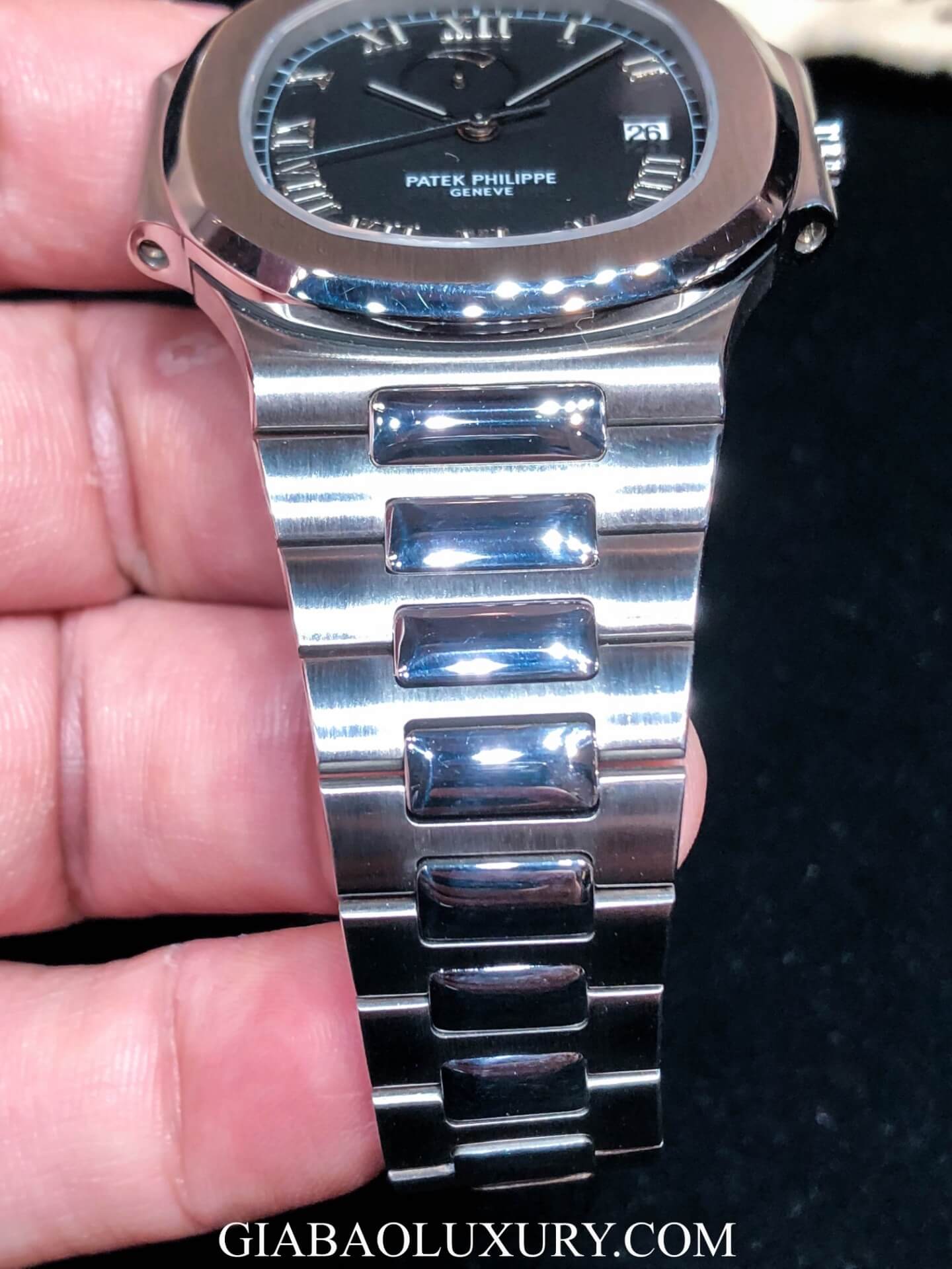Đấu giá Đồng Hồ Patek Philippe Nautilus 3710/1A-001