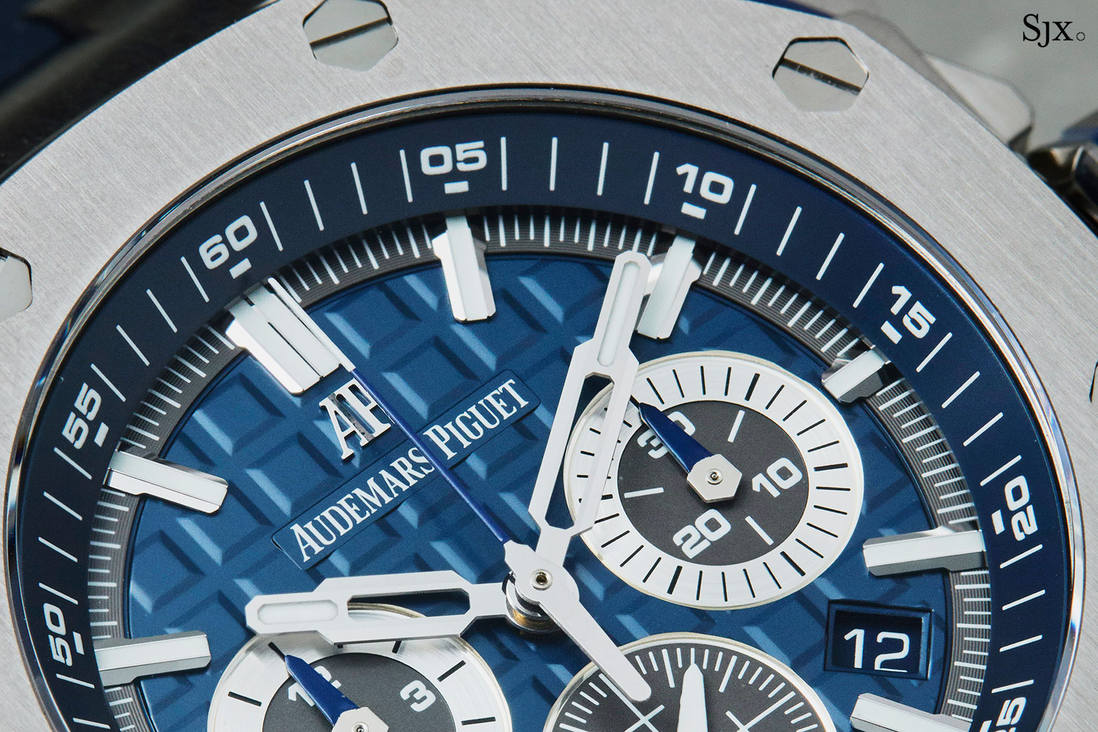 Đồng hồ Audemars Piguet Royal Oak Offshore Chronograph 42mm 26480TI