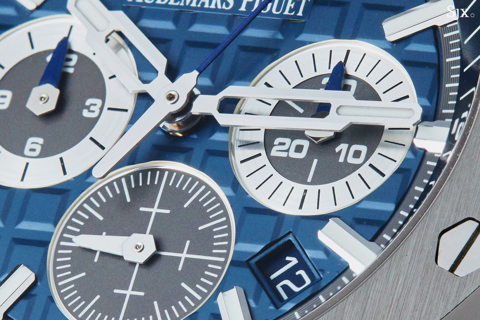 Đồng hồ Audemars Piguet Royal Oak Offshore Chronograph 42mm 26480TI
