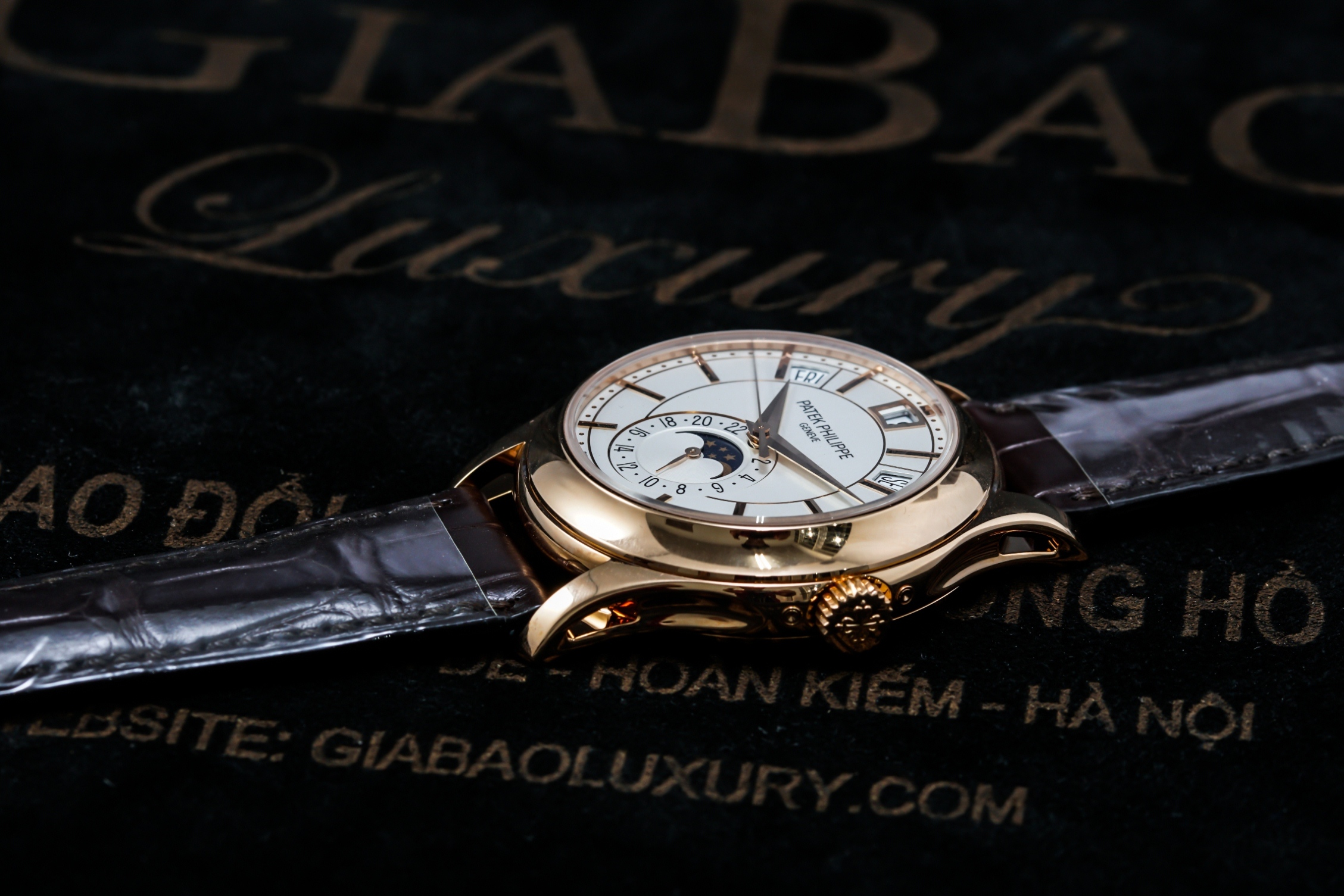 ĐỒNG HỒ PATEK PHILIPPE 5205R 001 mặt Trắng