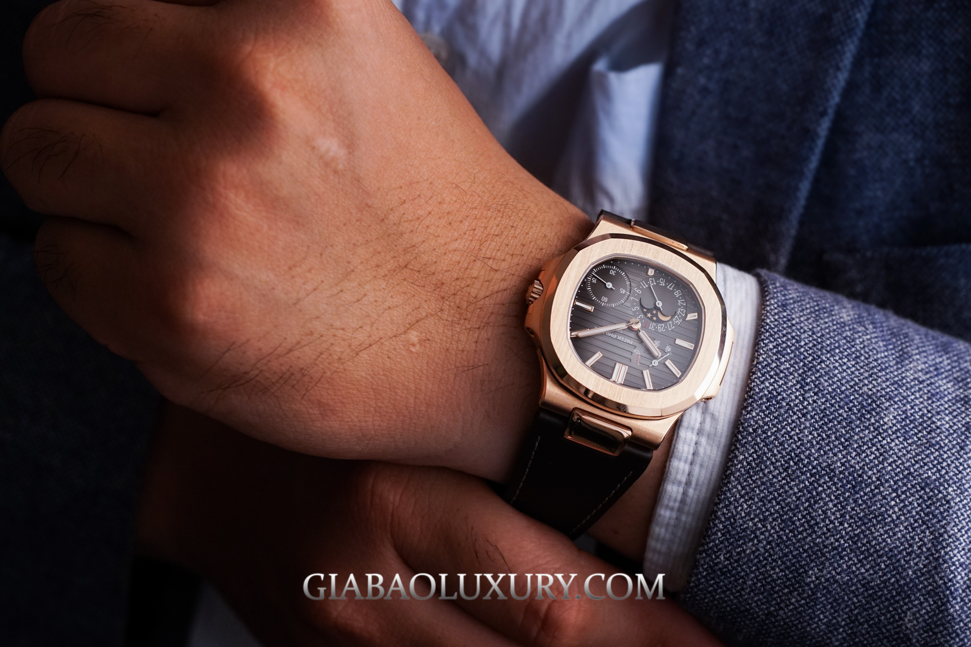 Review đồng hồ Patek Philippe Nautilus 5712R