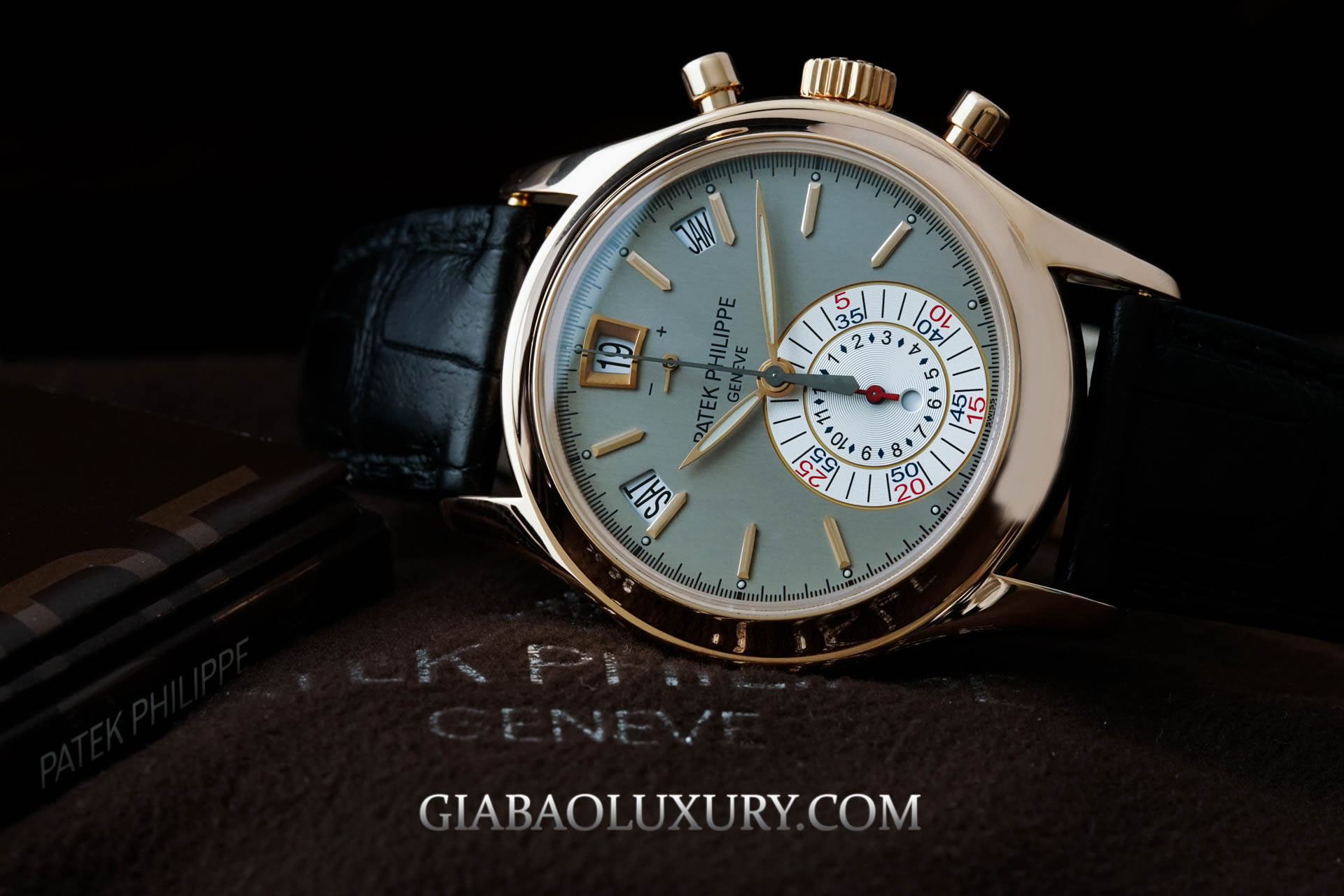 Review đồng hồ Patek Philippe Complications 5960R-001 Lịch thường niên