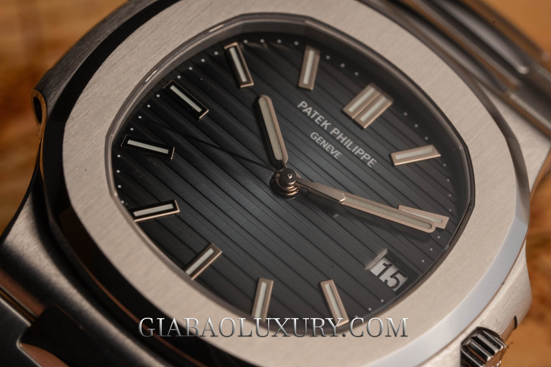 Đồng Hồ Patek Philippe Nautilus 5711/1A-010