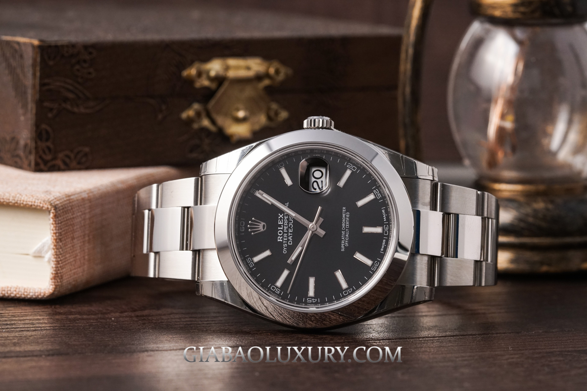 Đồng Hồ Rolex Datejust 126300 Mặt Số Đen Dây Đeo Oyster