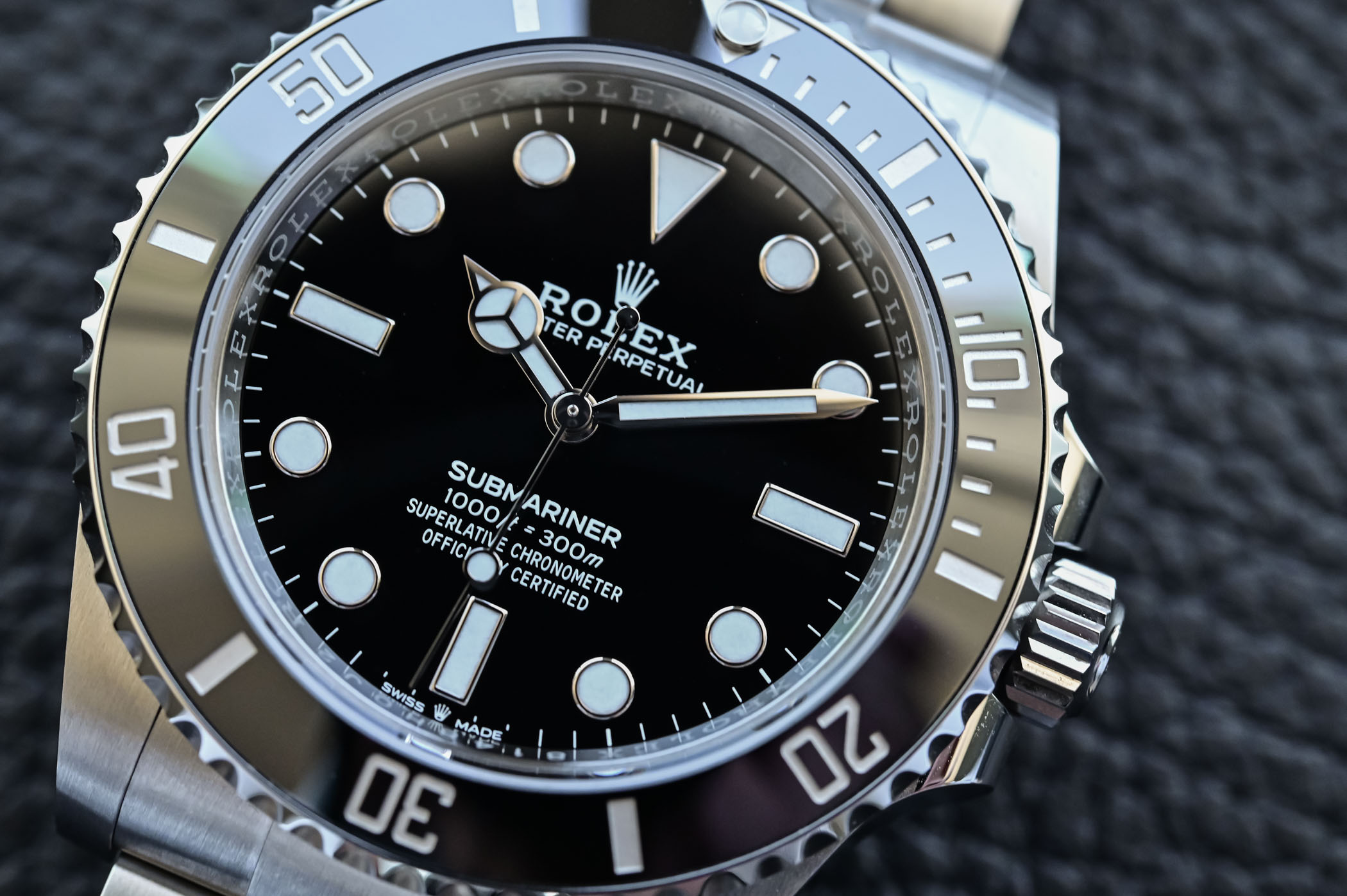 Sự khác biệt giữa đồng hồ Rolex Submariner 40mm và Rolex Submariner 41mm