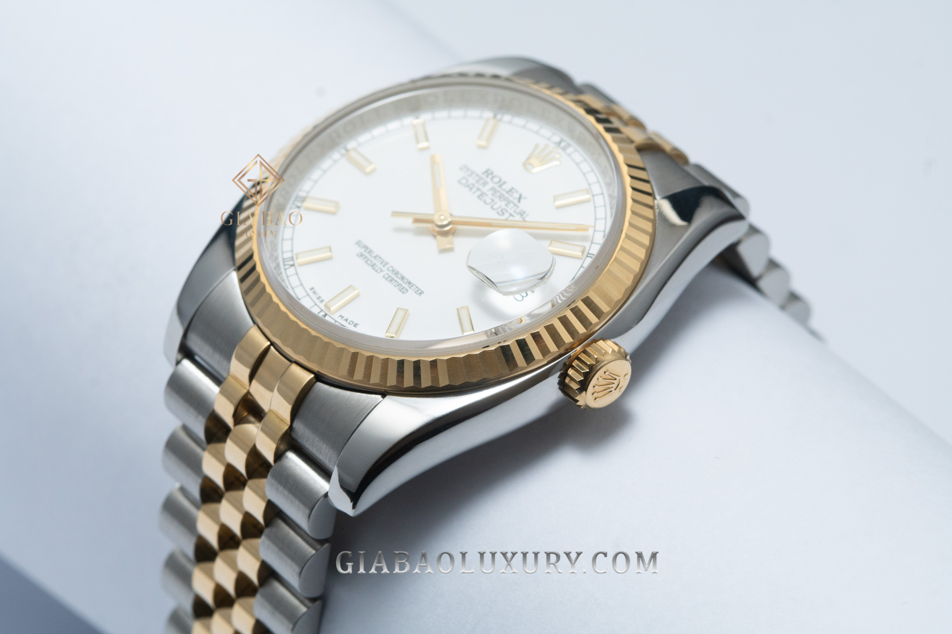 Đồng Hồ Rolex Datejust 36 116233 Mặt Số Trắng Cọc Số Dạ Quang