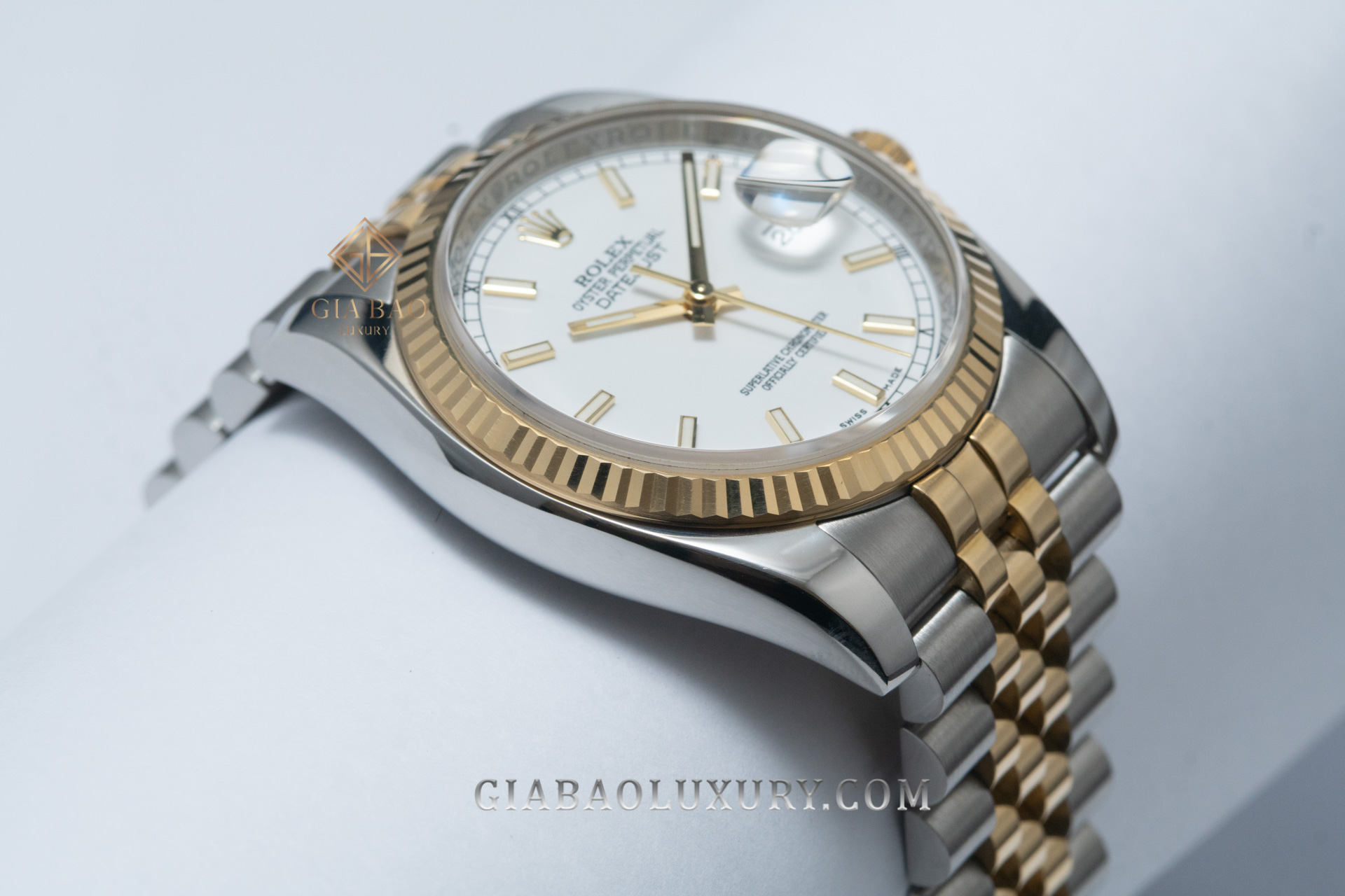 Đồng Hồ Rolex Datejust 36 116233 Mặt Số Trắng Cọc Số Dạ Quang