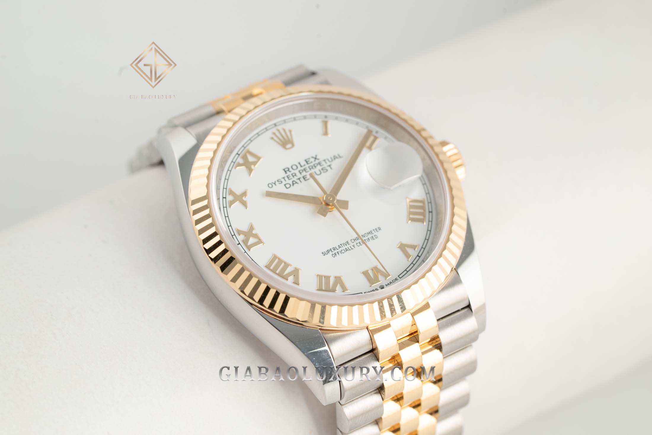 Đồng Hồ Rolex Datejust 36 126233 Mặt Số Trắng Cọc Số La Mã (Like New)