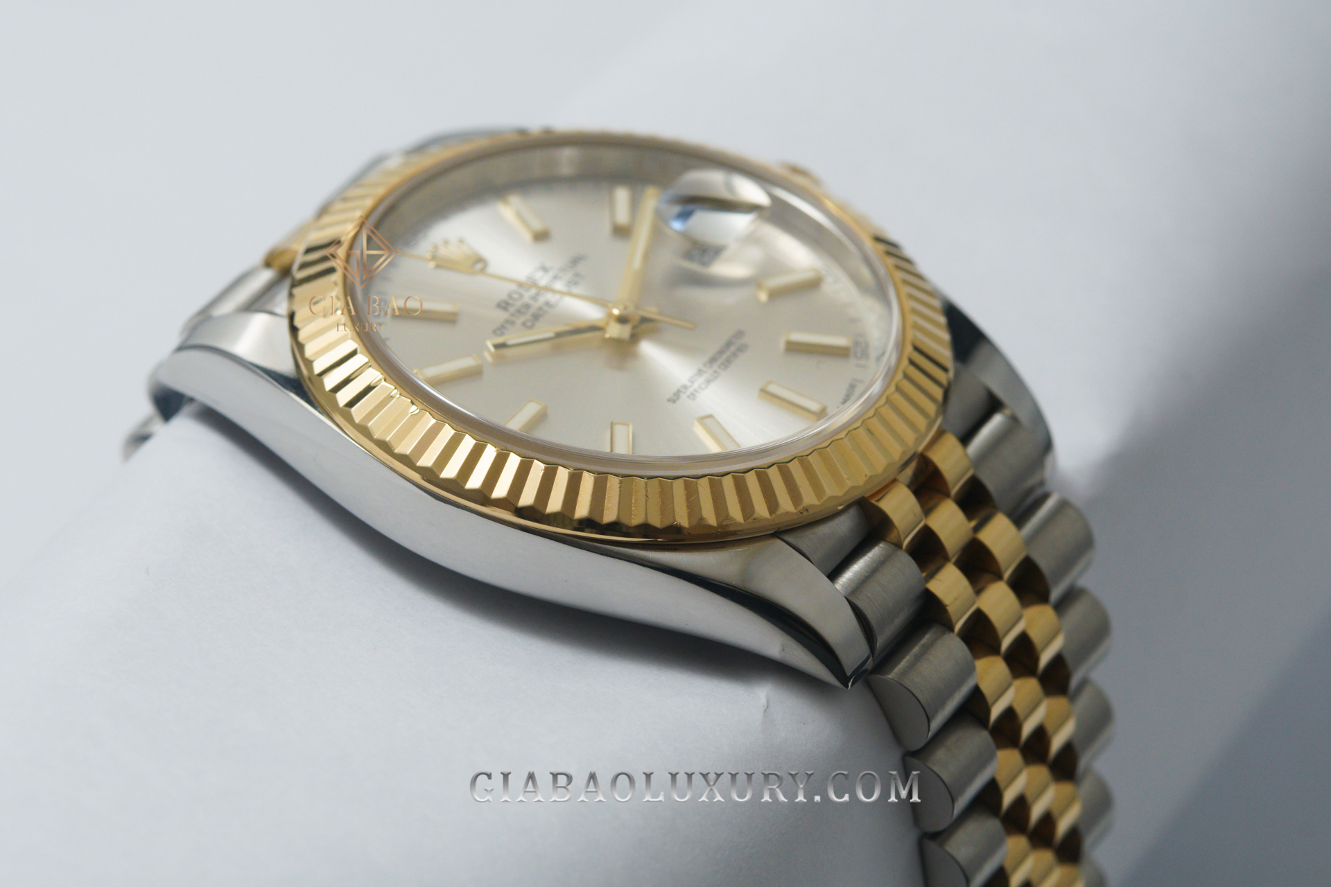 Đồng Hồ Rolex Datejust 41 126333 Mặt Số Bạc Cọc Số Dạ Quang
