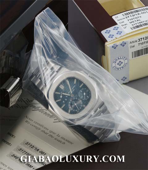 Đồng hồ Patek Philippe Nautilus Ref. 3712/1A-001