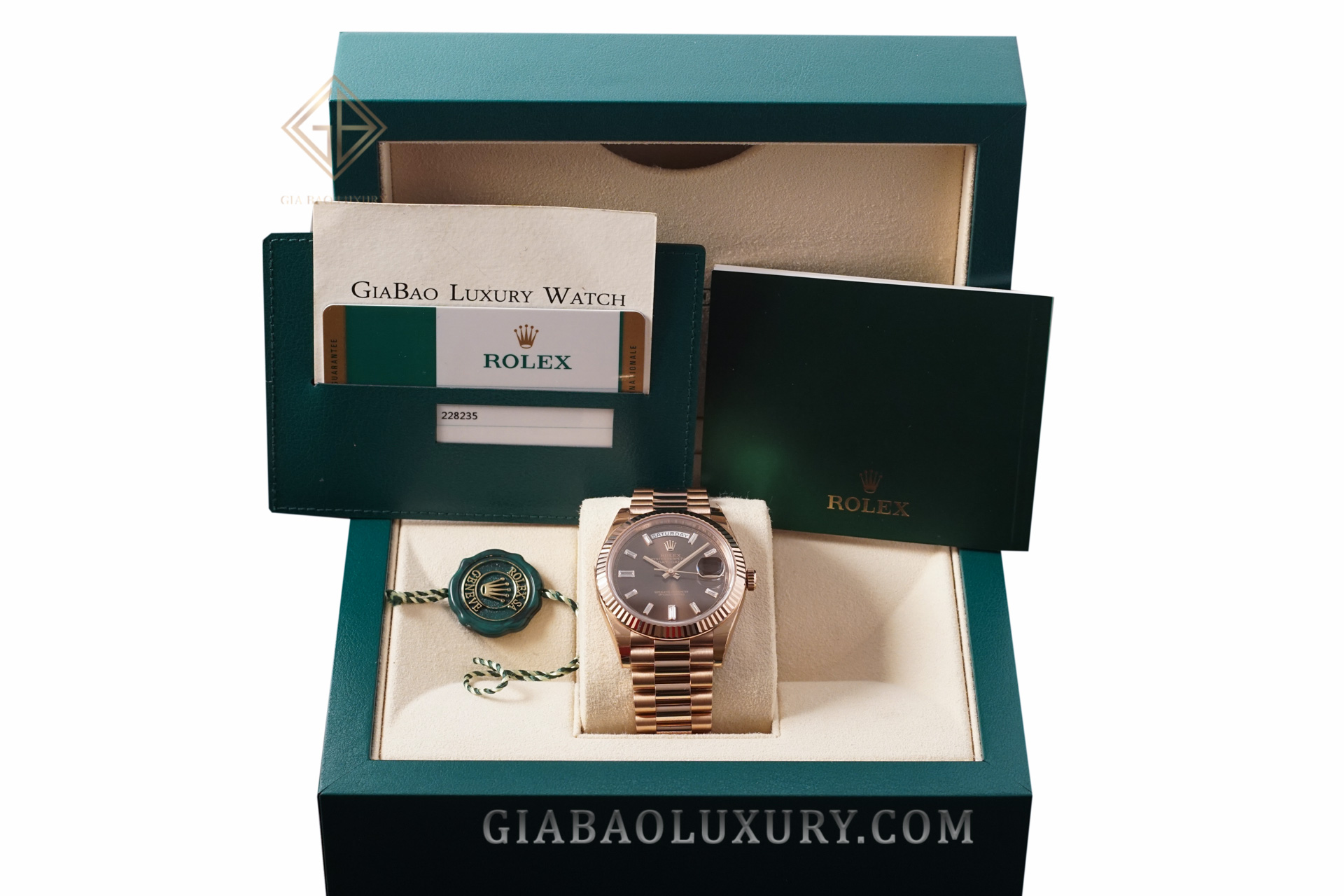 Đồng Hồ Rolex Day-Date 40 228235 Mặt Số Chocolate Nạm Kim Cương