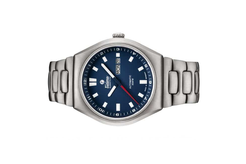 Đồng hồ đeo tay thương hiệu Tutima, dòng sản phẩm M2 Coastline, Ref no: 6150-02, mặt số xanh Deep, size 43mm, máy tự động, vỏ đồng hồ và dây bằng titanium, hàng mới 100%