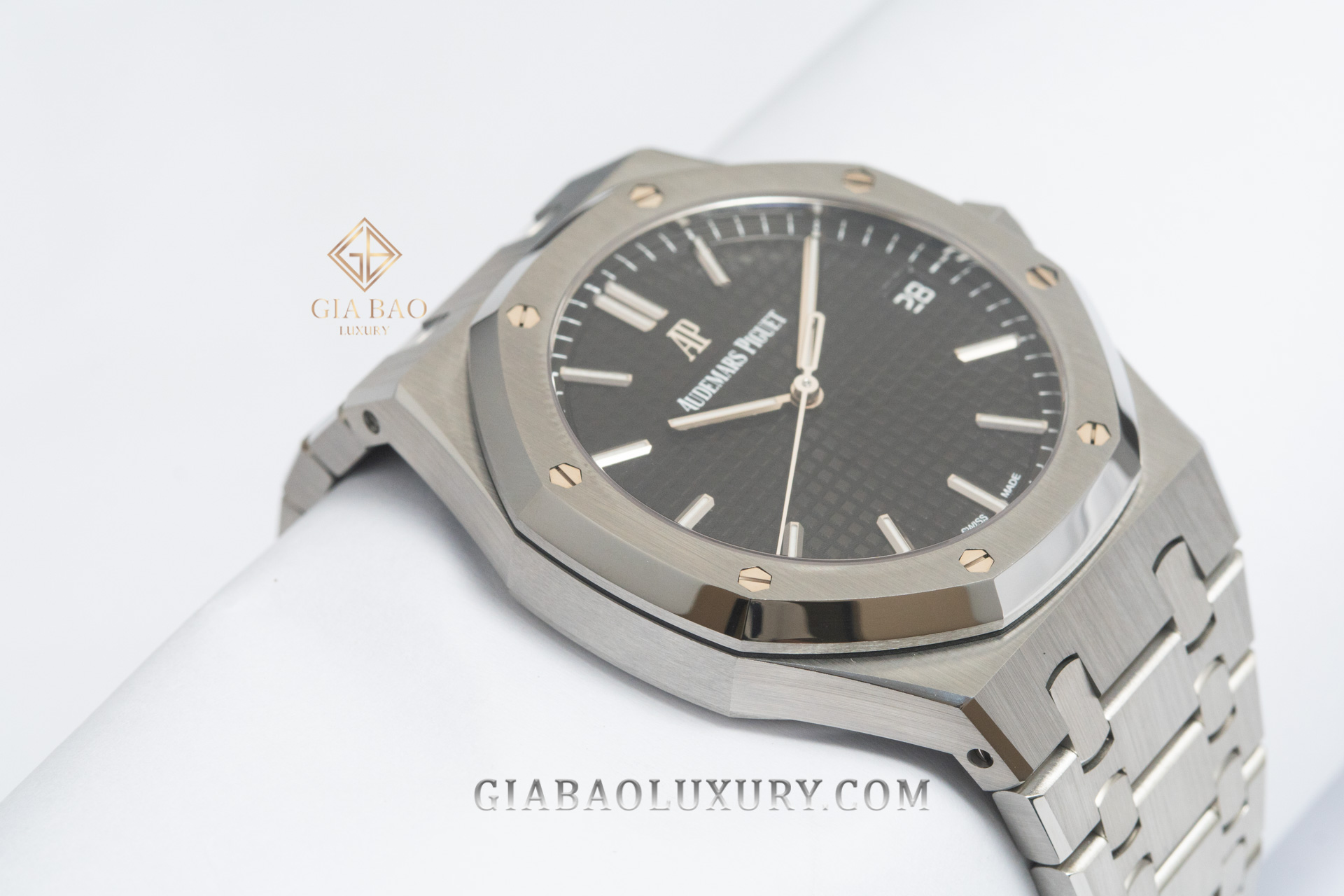 Đồng Hồ Audemars Piguet Royal Oak 15500ST.OO.1220ST.03 (Like New)