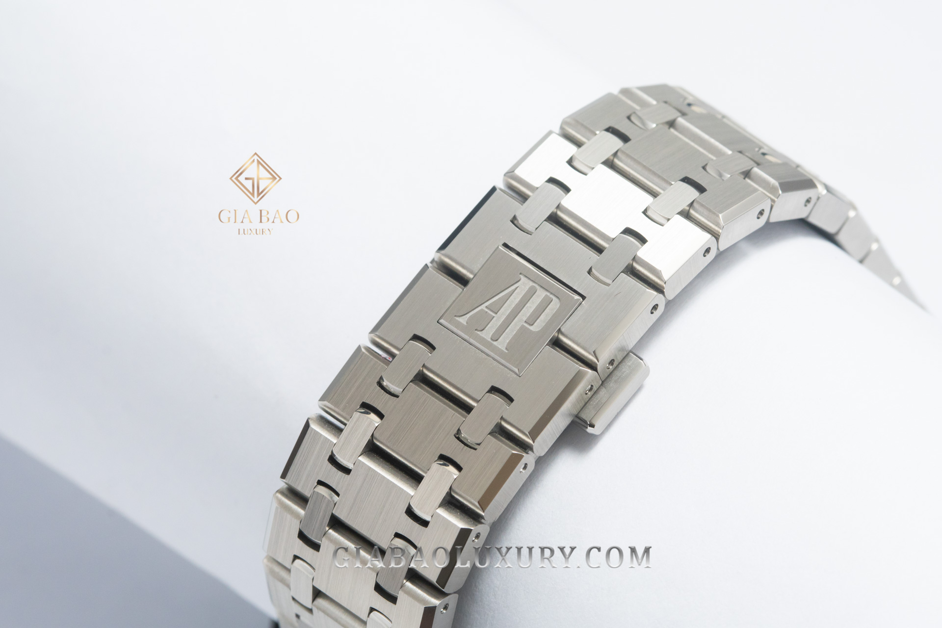 Đồng Hồ Audemars Piguet Royal Oak 15500ST.OO.1220ST.03 (Like New)