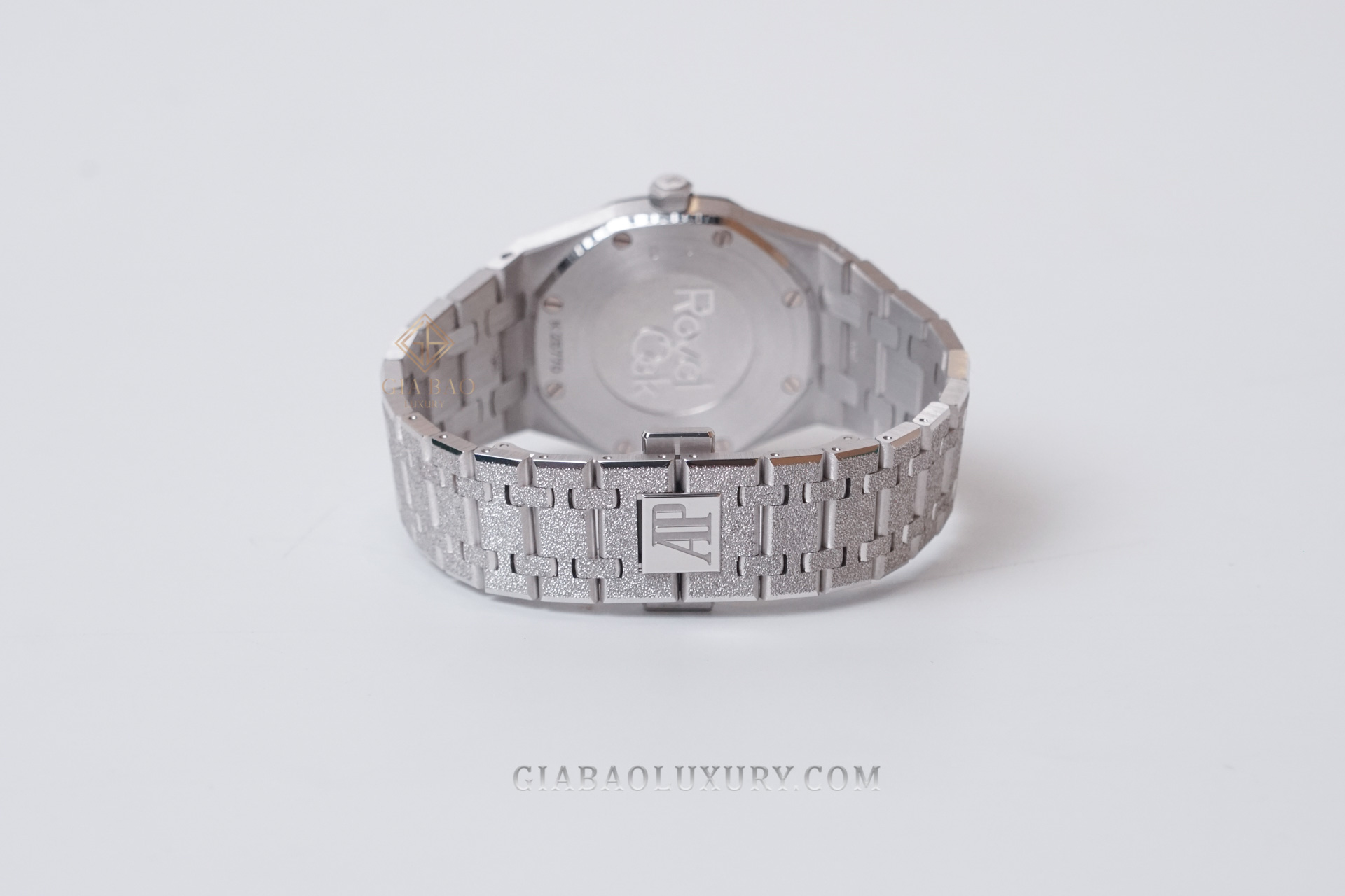 Đồng Hồ Audemars Piguet Royal Oak Frosted Gold 67653BC.GG.1263BC.02