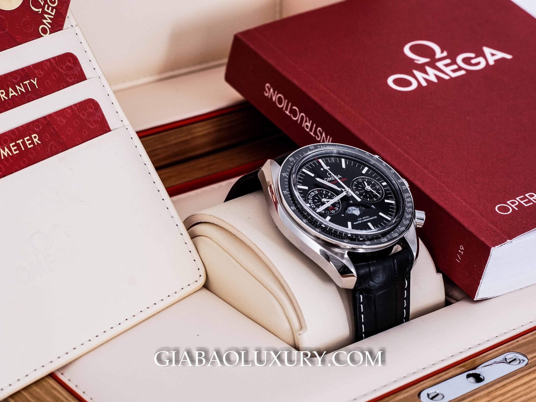 Đồng Hồ Omega Speedmaster Moonwatch Co-Axial Master Chronometer Moonphase Chronograph 44.25mm 304.33.44.52.01.001