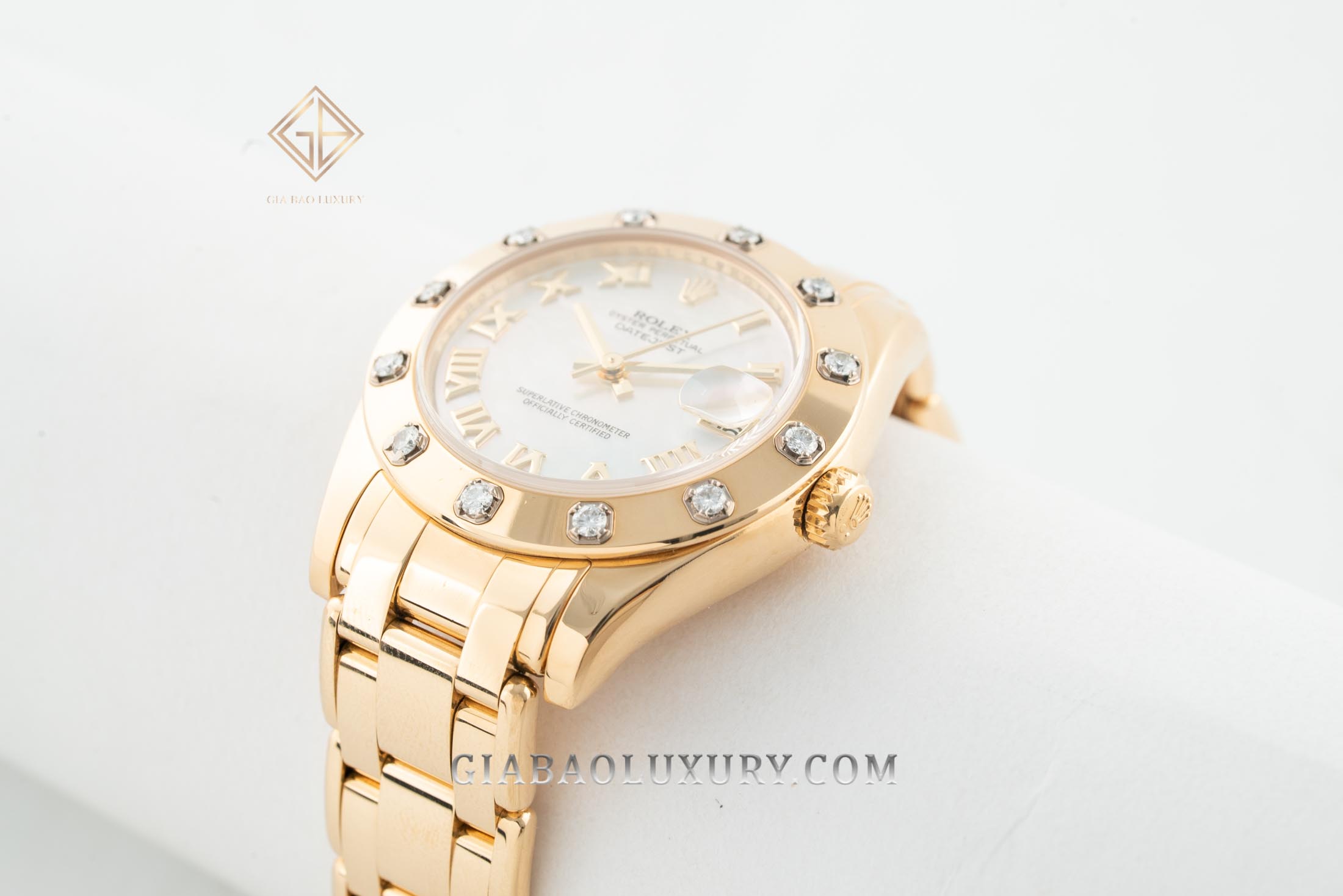 Đồng Hồ Rolex Pearlmaster 34 81318 Mặt Số Vỏ Trai Trắng Cọc Số La Mã