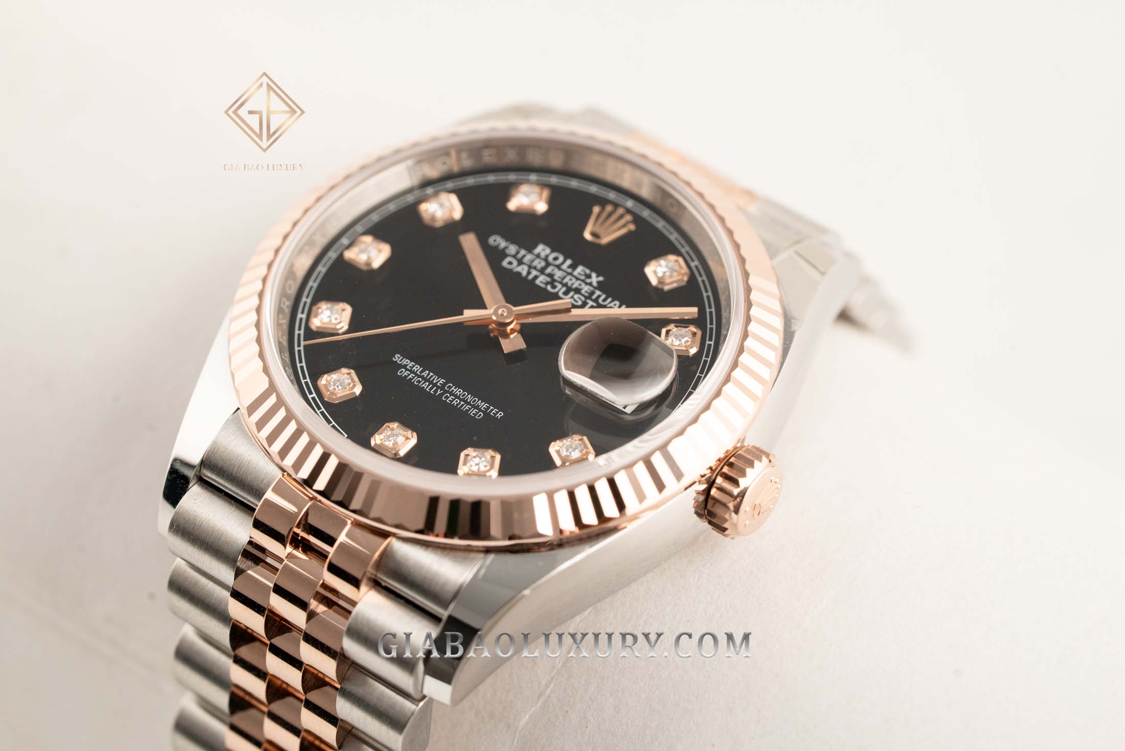 Đồng Hồ Rolex Datejust 36 126231 Mặt Số Đen Nạm Kim Cương