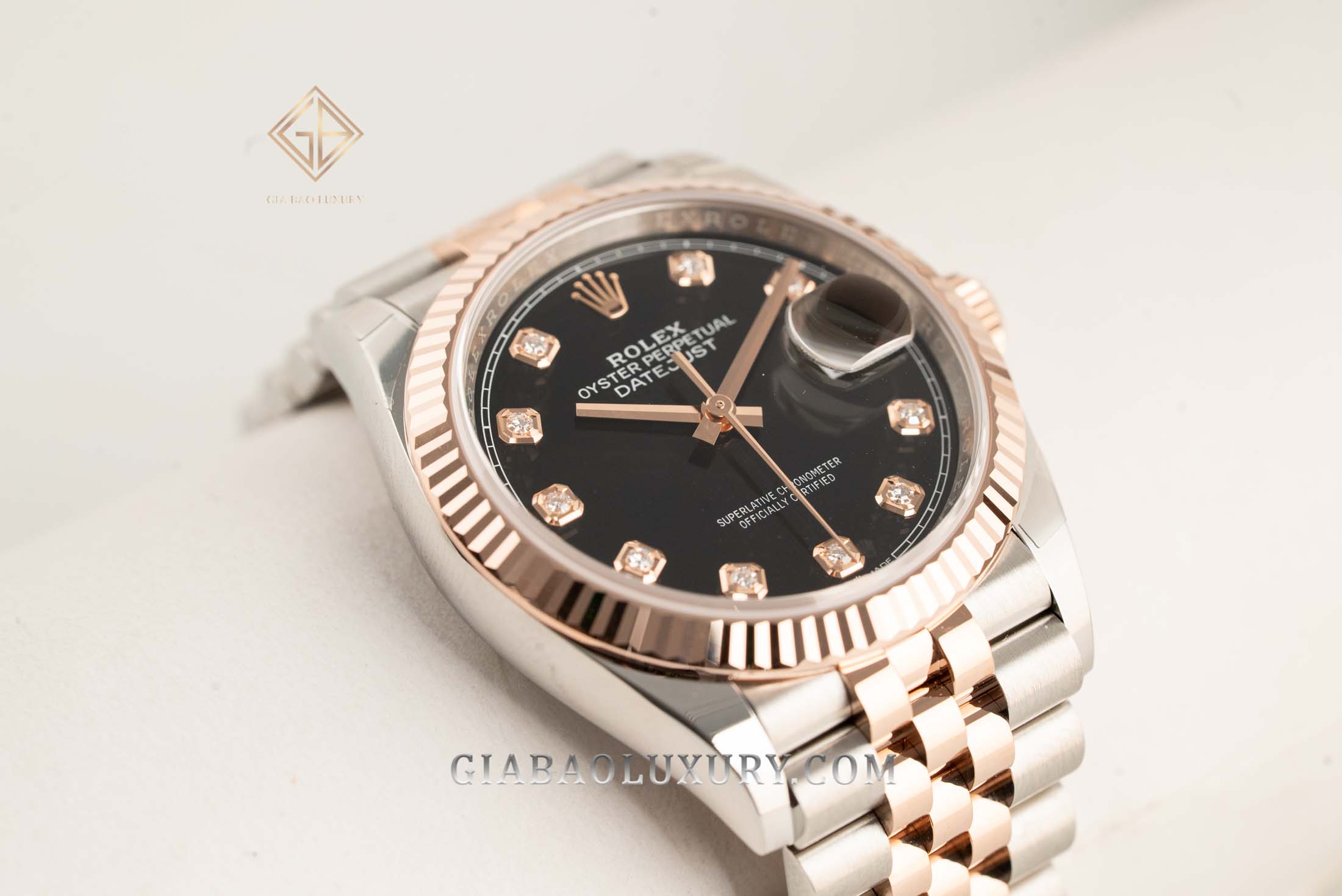 Đồng Hồ Rolex Datejust 36 126231 Mặt Số Đen Nạm Kim Cương